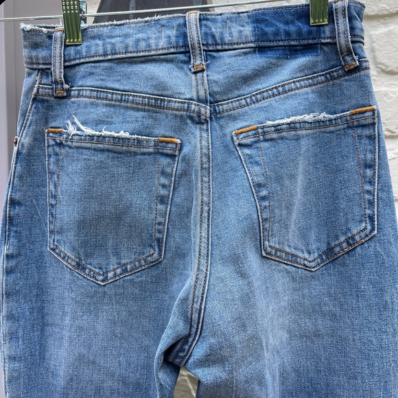 Abercrombie and Fitch Ultra High Rise Straight Jean Size 0/25 Regular - Picture 5 of 6